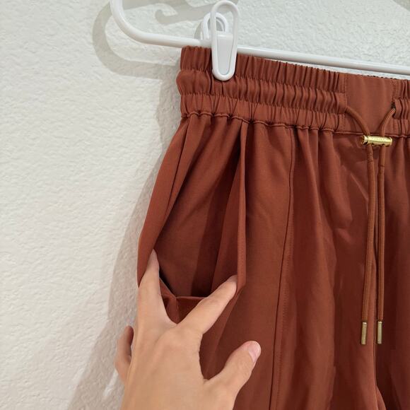 Varley Barket Woven Short Stretch Twill Mocha Biscuit Burnt Orange Extra Small - Picture 9 of 15